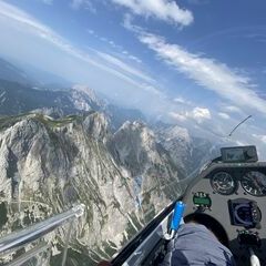 Flugwegposition um 14:05:27: Aufgenommen in der Nähe von Admont, Österreich in 2399 Meter